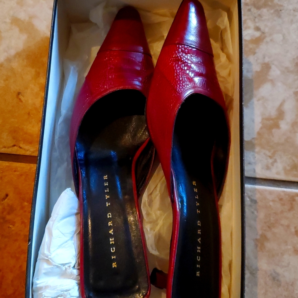 Richard Tyler shoes